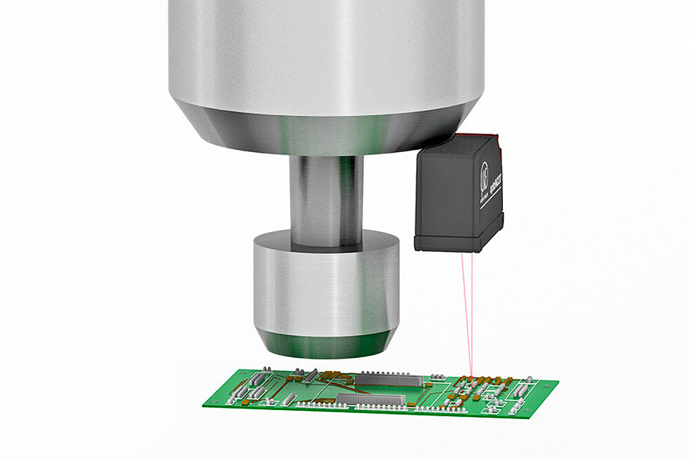 Lasersensor optoNCDT 1420 bei Dispenserkontrolle